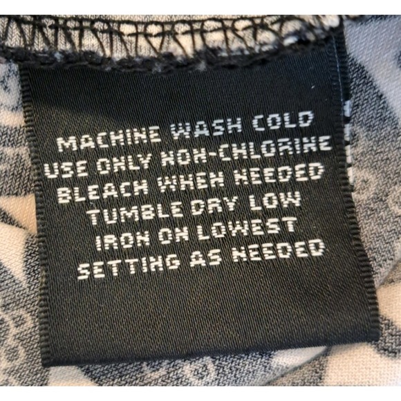 2 Women's Small Lightweight Tops East 5th and MissLOOK Black White Stretch - Picture 14 of 16